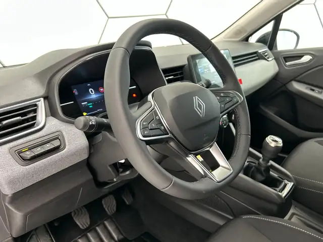 Renault Clio view 15