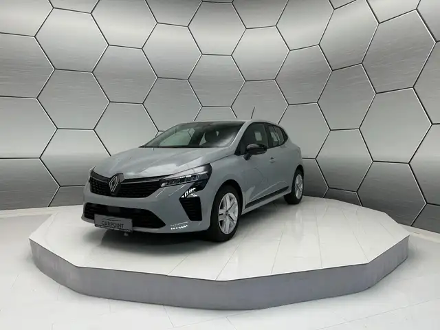 Renault Clio view 2