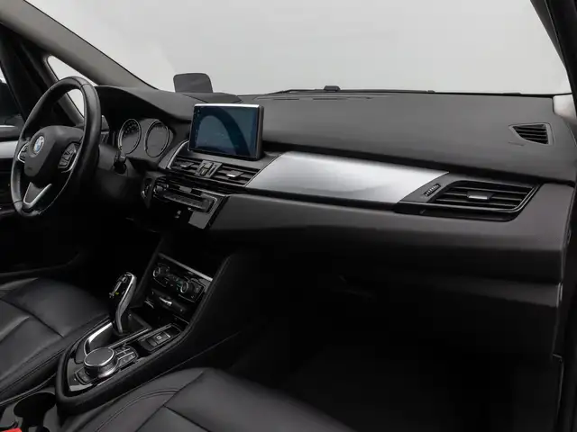 BMW 2 Series view 23