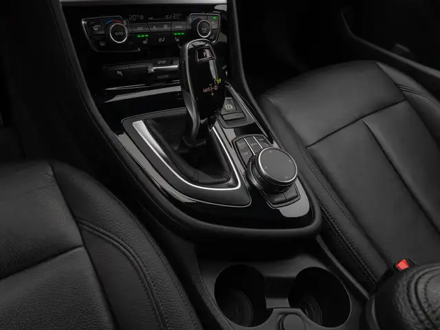 BMW 2 Series view 22