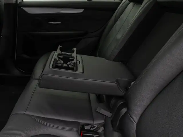 BMW 2 Series view 27