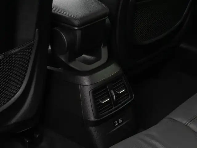 BMW 2 Series view 29