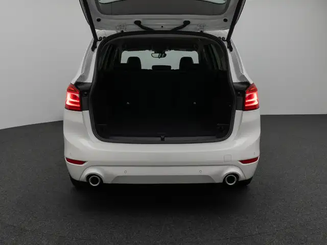 BMW 2 Series view 13