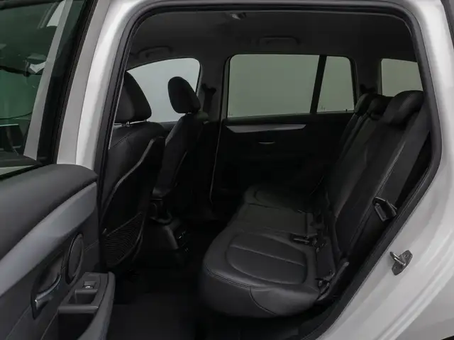 BMW 2 Series view 25