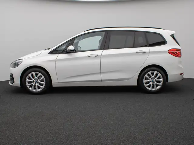 BMW 2 Series view 11