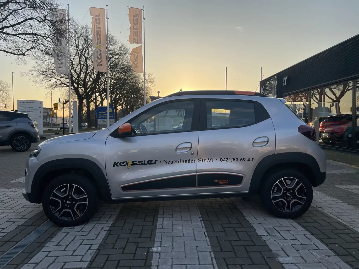 Dacia Spring Electric 45 Essential CCS Grau - 2