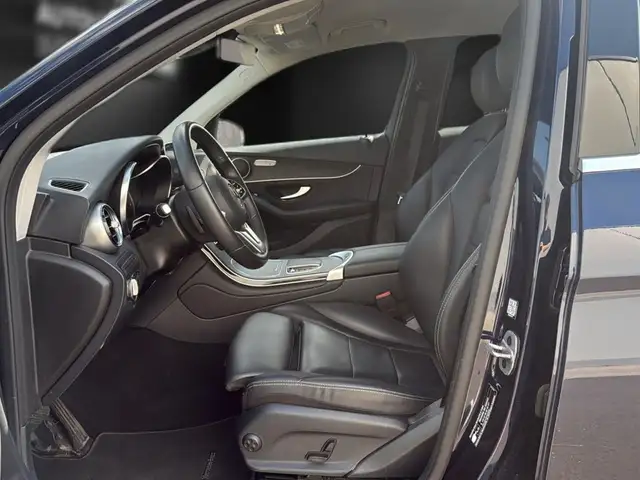 Mercedes-Benz GLC view 14