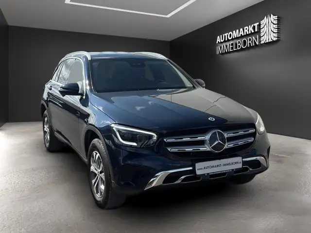 Mercedes-Benz GLC view 2