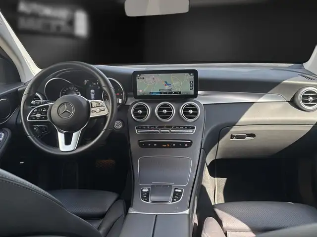 Mercedes-Benz GLC view 12