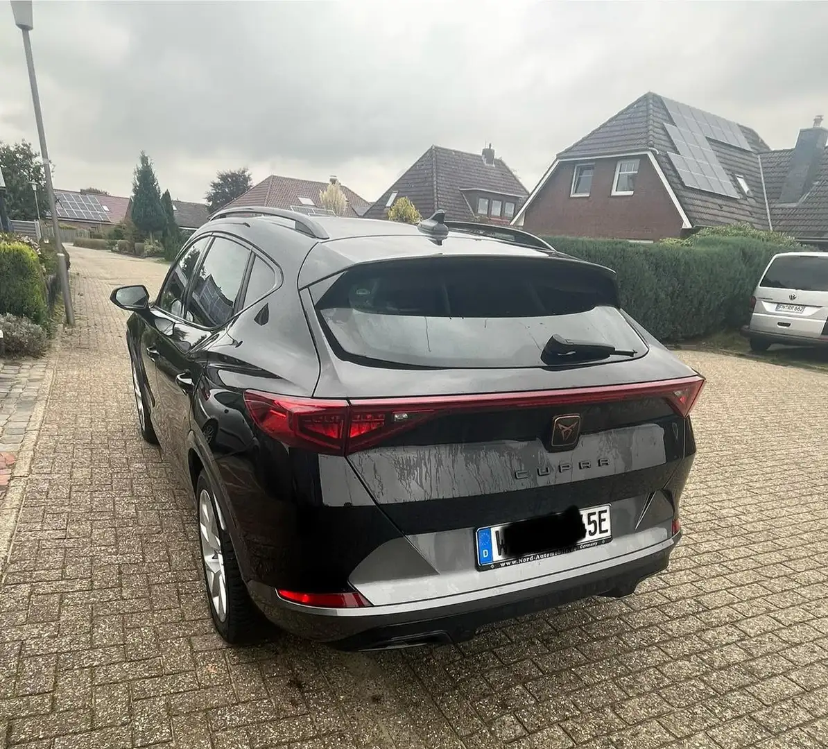 CUPRA Formentor 1.4 e-Hybrid DSG Priority Schwarz - 2