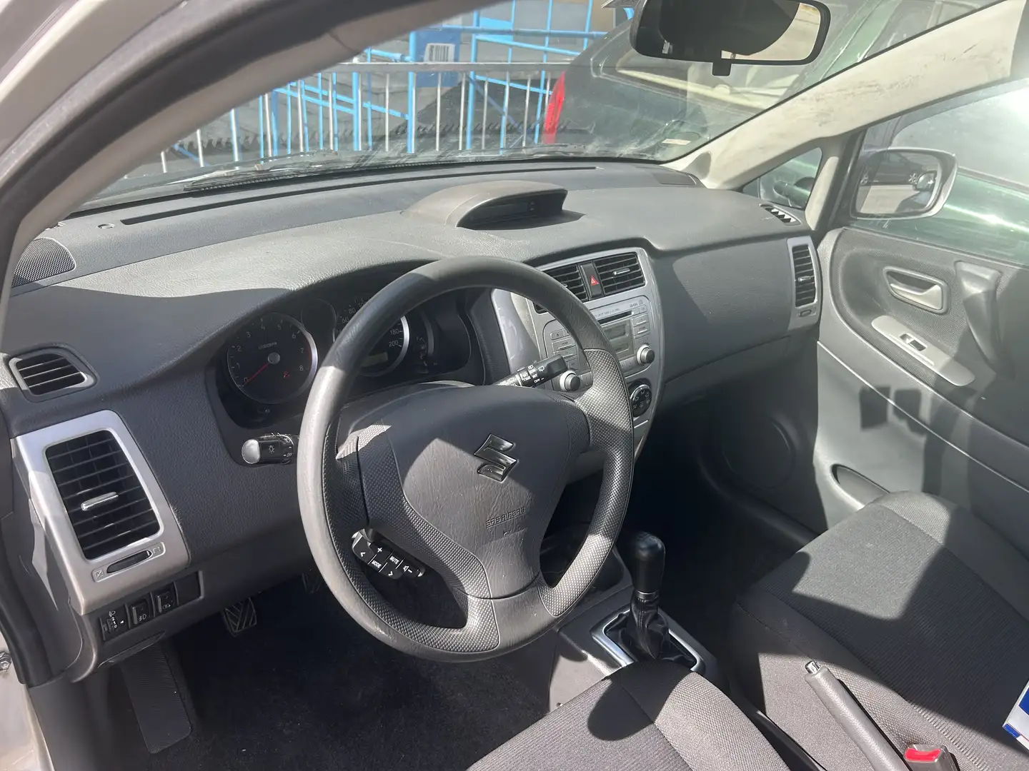 Suzuki Liana 1.6 Grey - 1