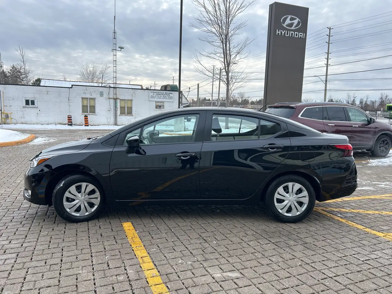 Nissan Versa снимка Nissan Versa