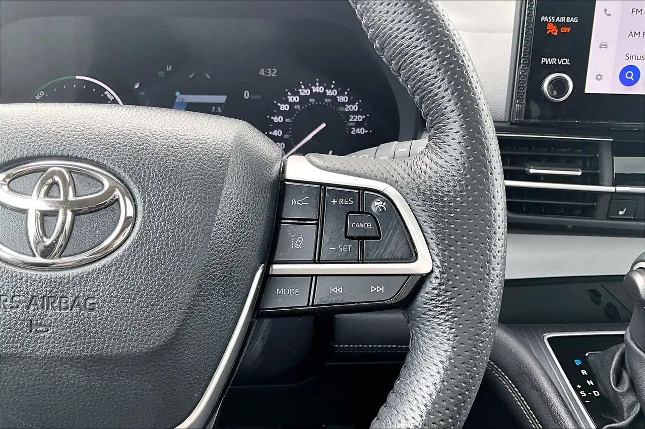 Toyota Sienna снимка Toyota Sienna