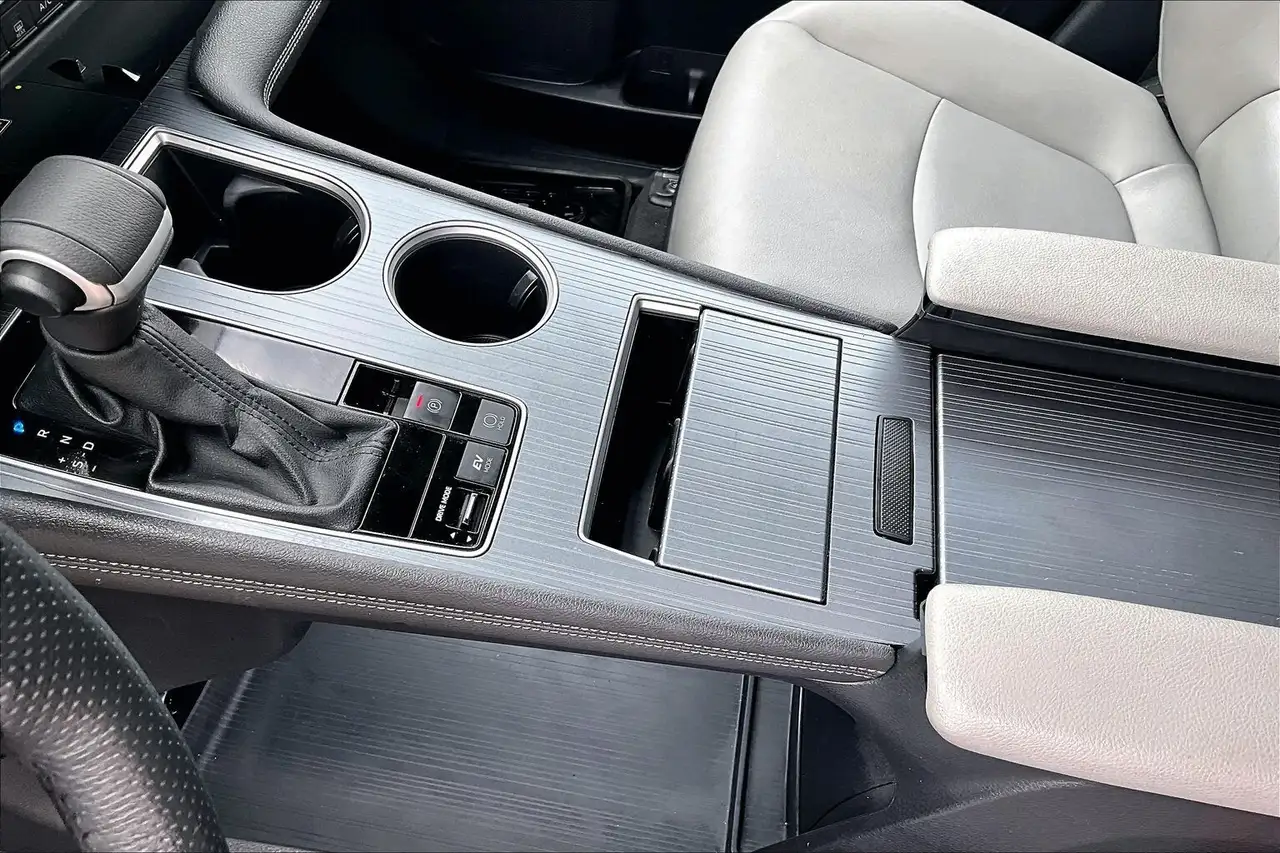 Toyota Sienna снимка Toyota Sienna