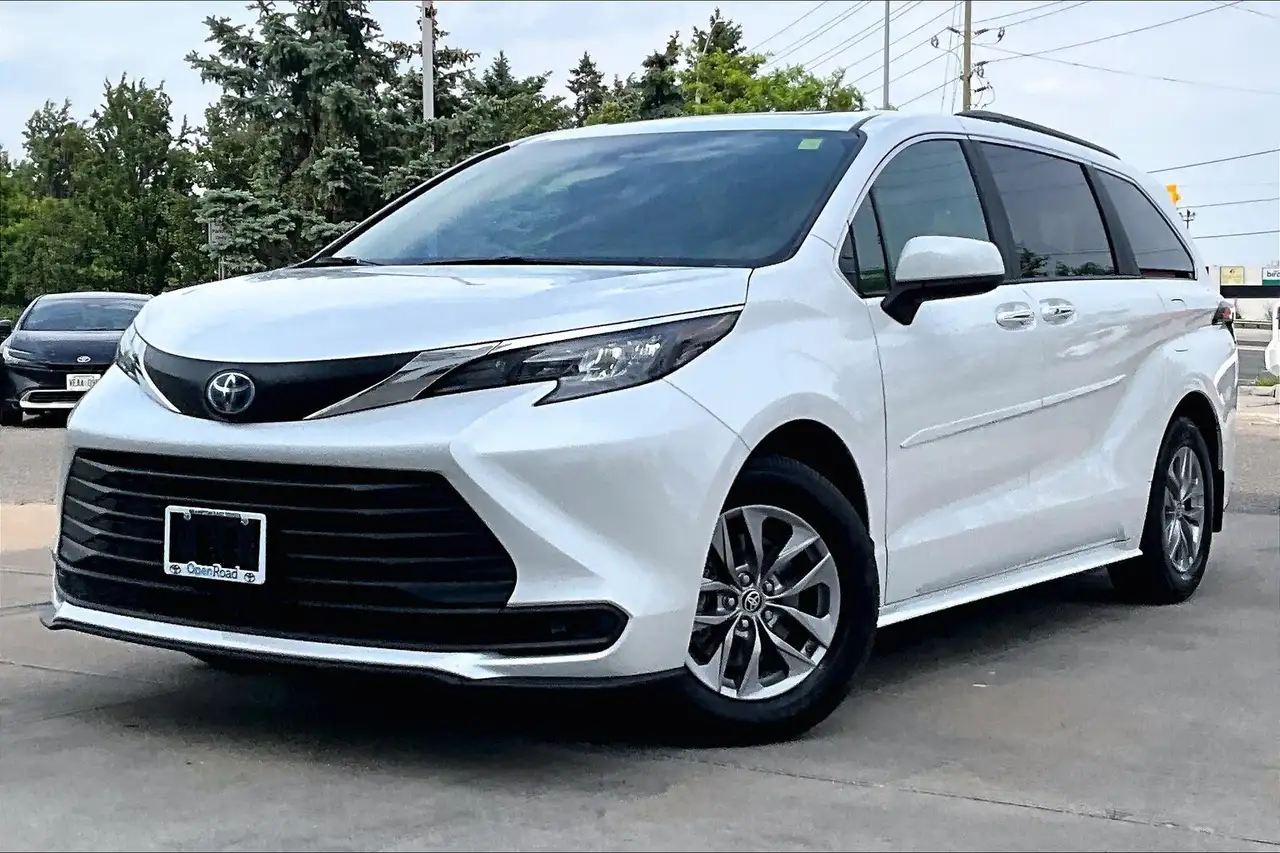 Toyota Sienna снимка Toyota Sienna