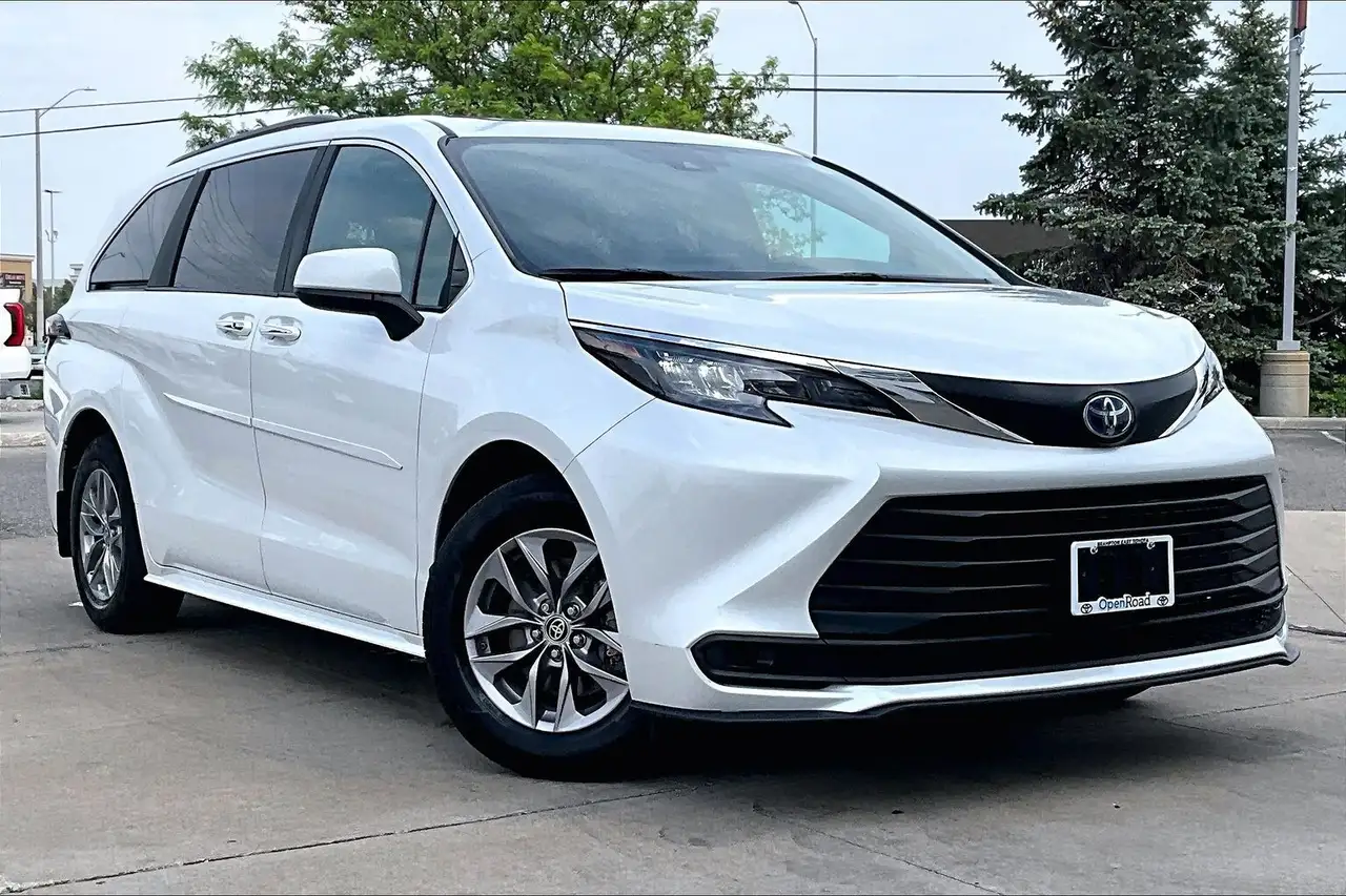Toyota Sienna снимка Toyota Sienna