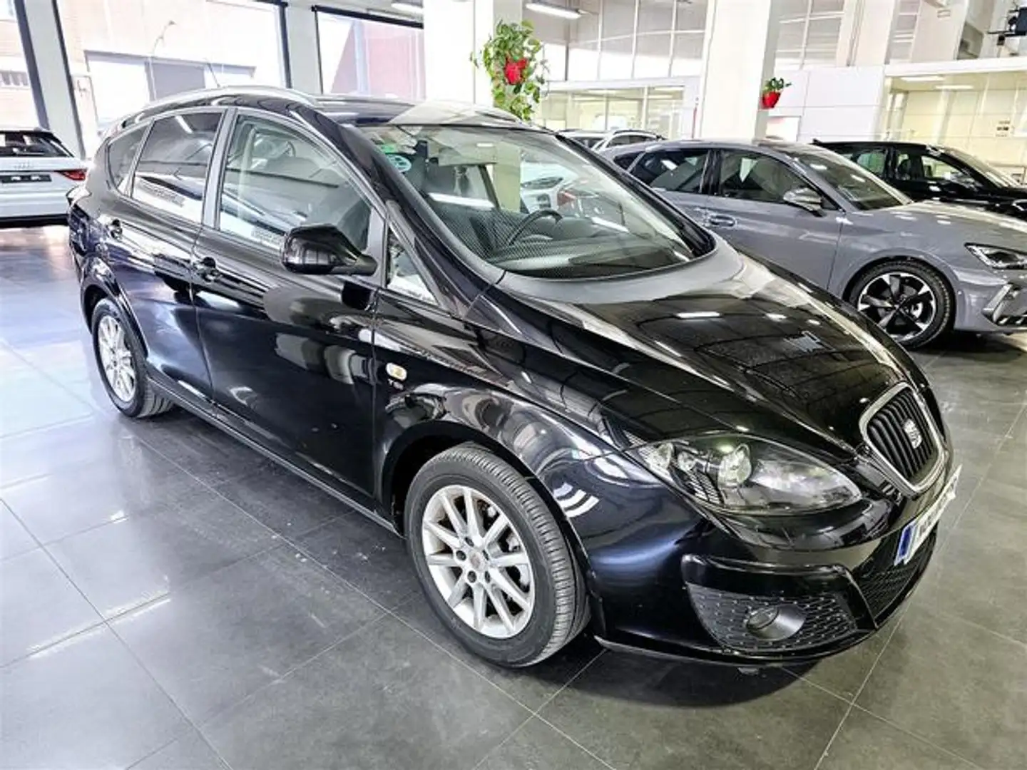 SEAT Altea XL 1.8 TSI Style DSG Siyah - 2