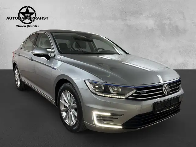 Volkswagen Passat 1.4 TSI GTE LEDER NAVI LED ACC STANDHEIZU