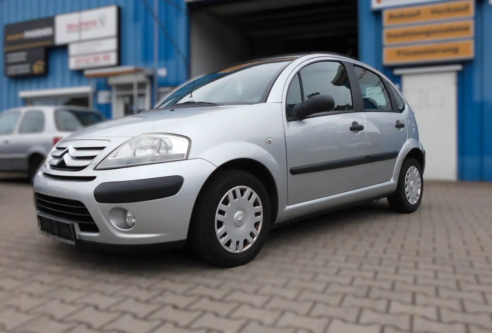 Citroen C3 Super Zustand 1.Hand HU NEU Silber - 2