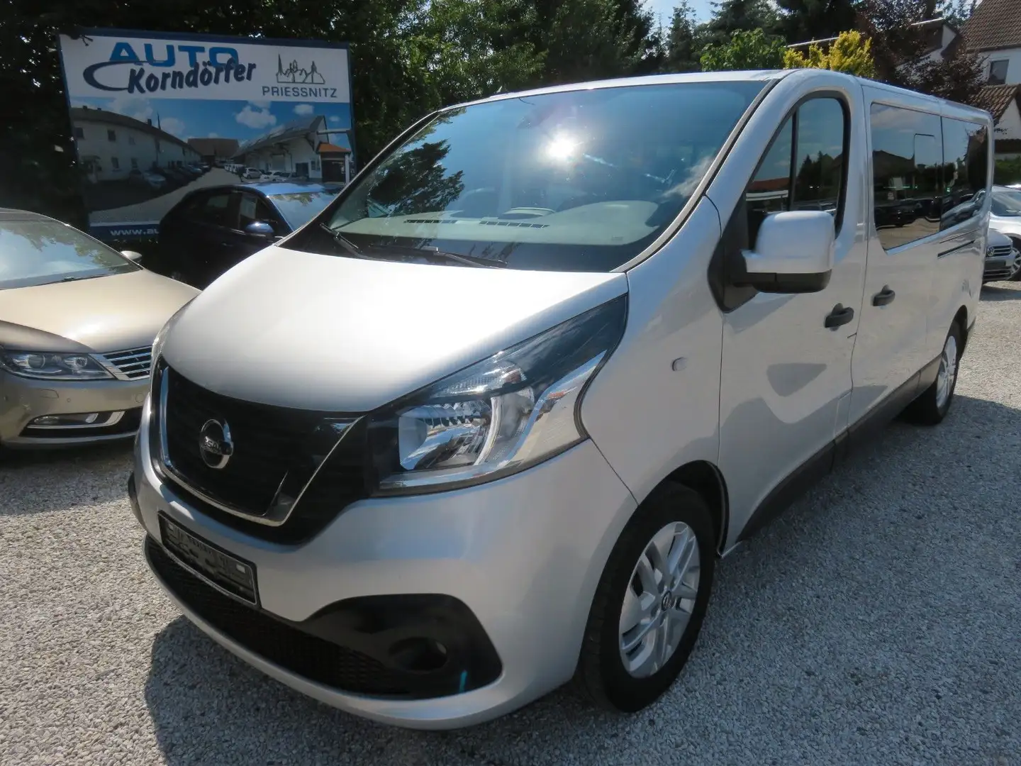 Nissan NV300 Kombi L2H1 2,9t PREMIUM Grau - 1