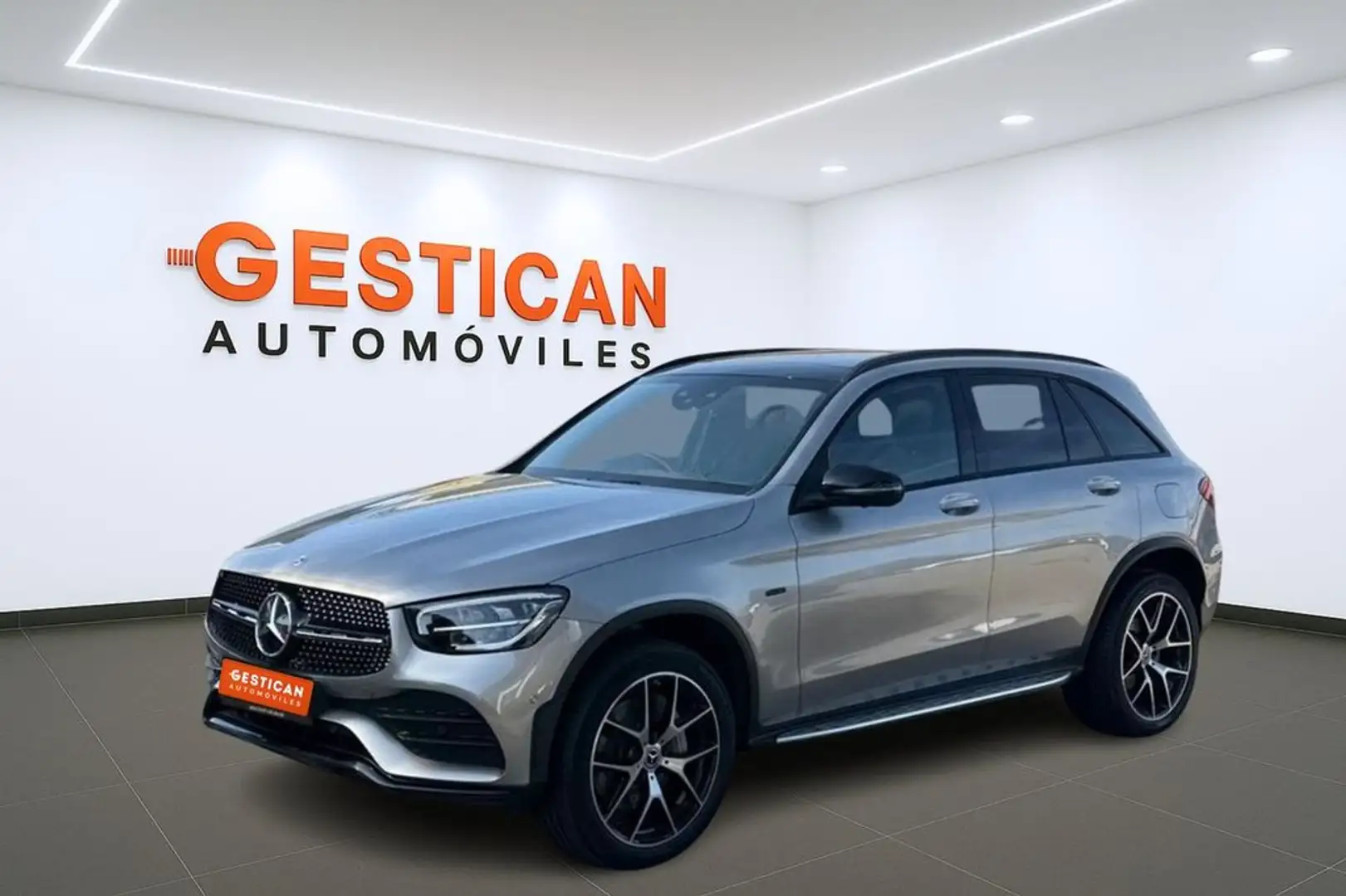 Mercedes-Benz GLC 300 e 4MATIC Grijs - 1