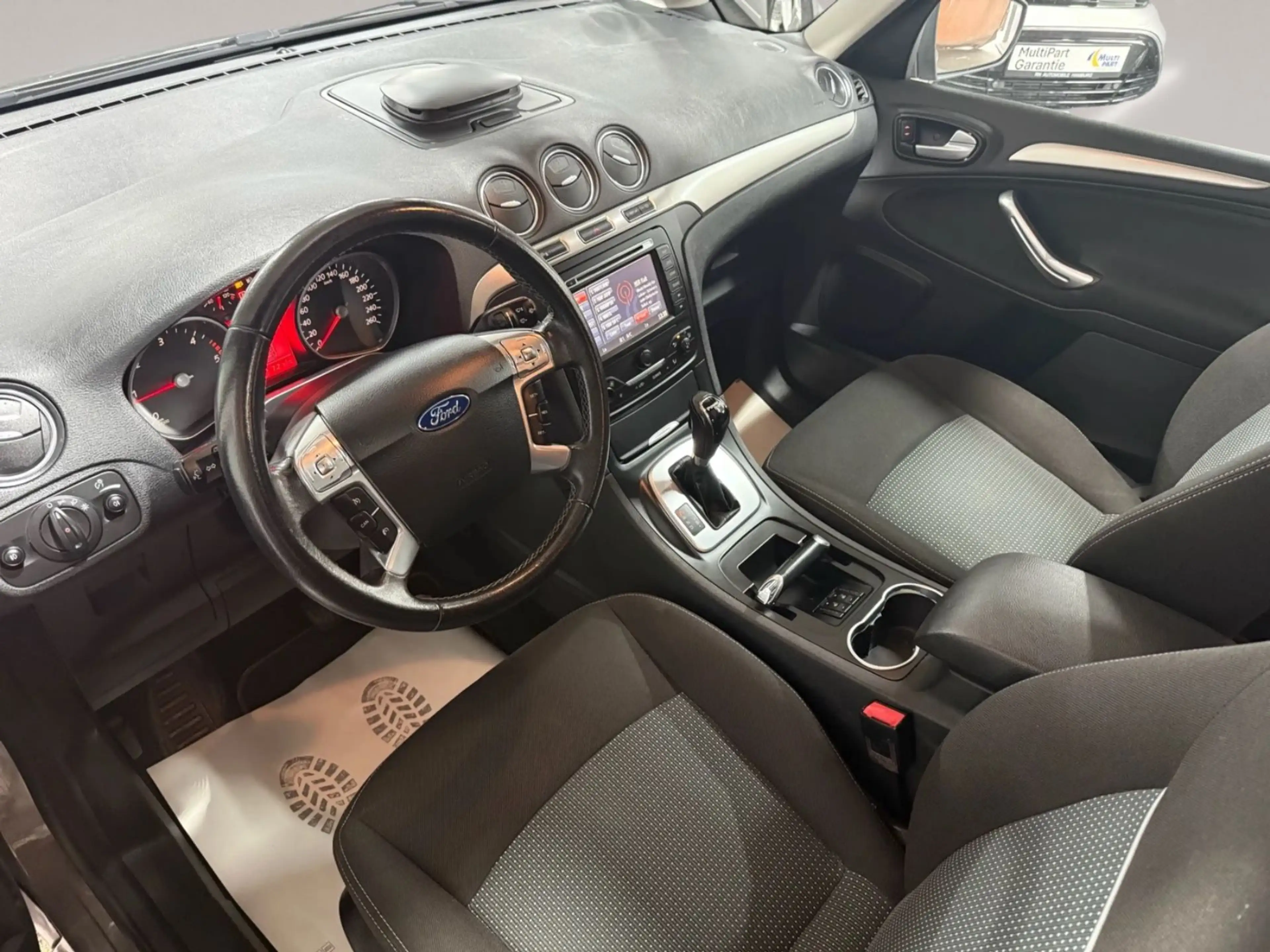 Ford Galaxy Business Edition — photo 13