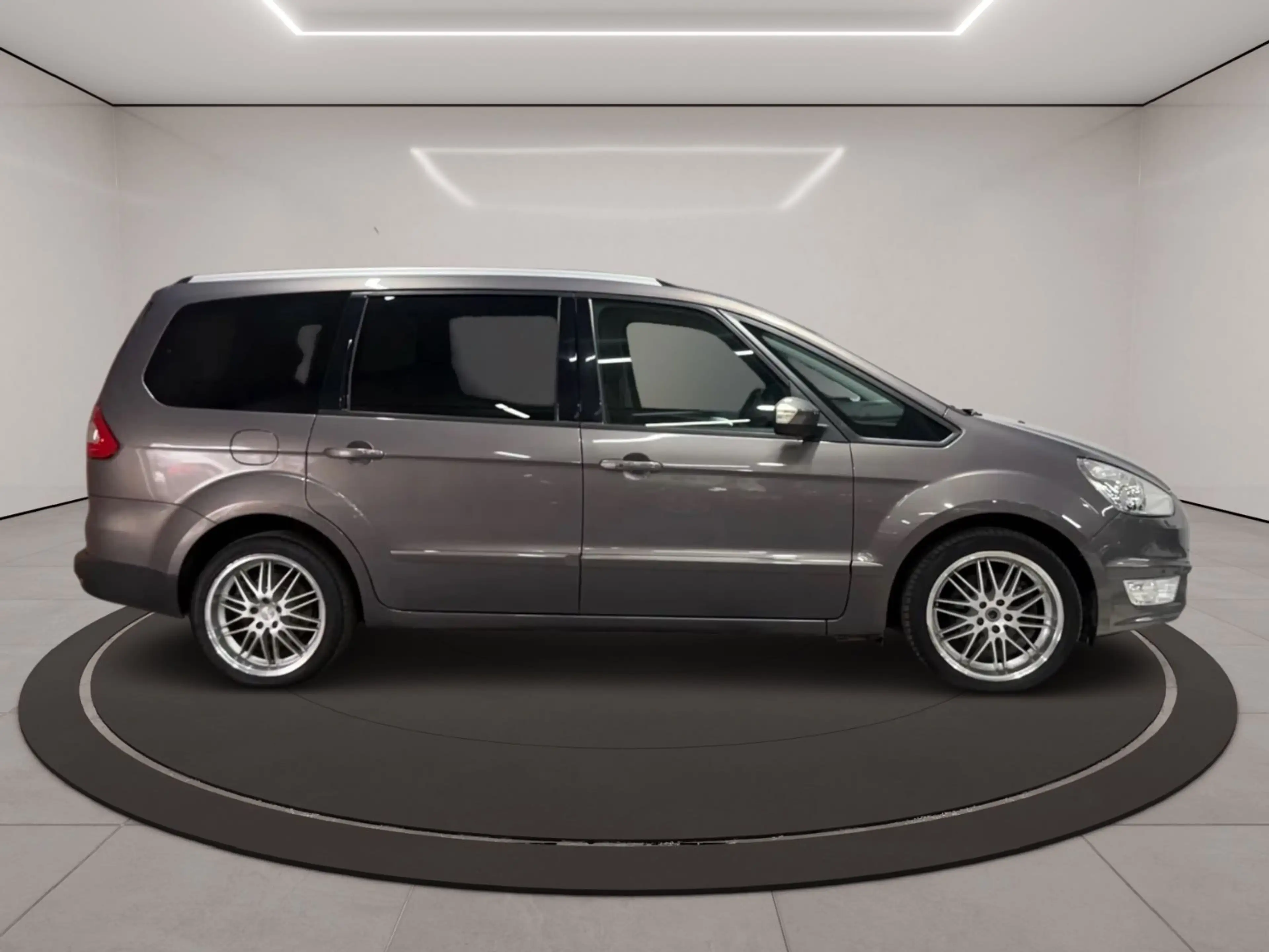 Ford Galaxy Business Edition — photo 9