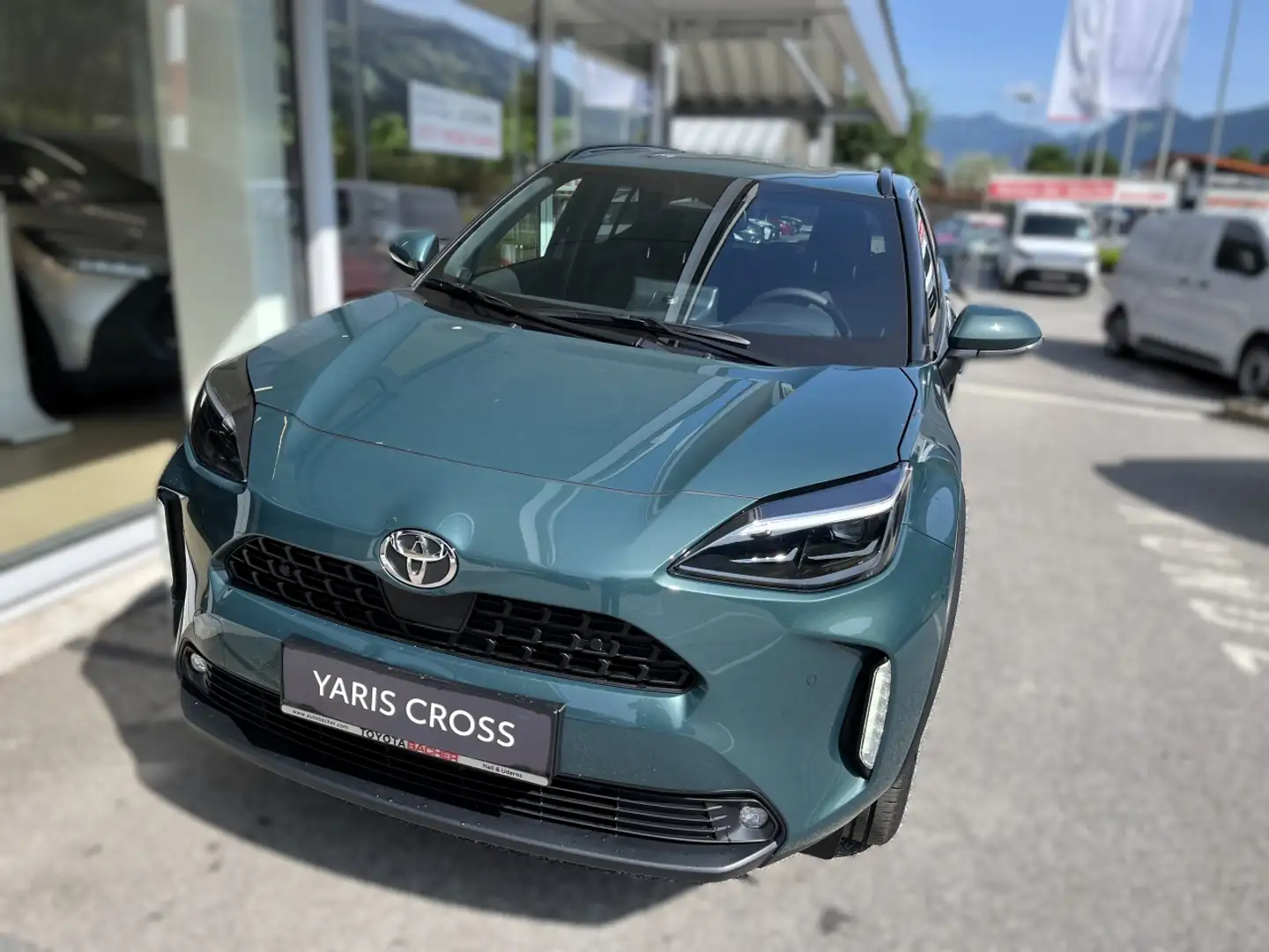 Toyota Yaris Cross 1,5 l Hybrid Active Drive Vert - 2