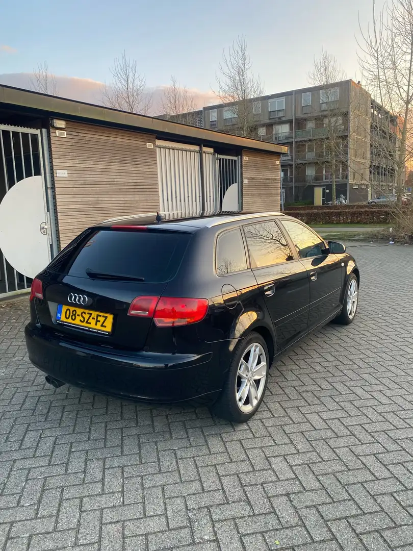 Audi A3 2.0 FSI Ambition Zwart - 2