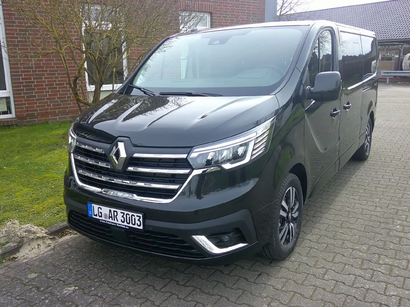 Renault Trafic Blue dCi 170 EDC Spaceclass Schwarz - 1