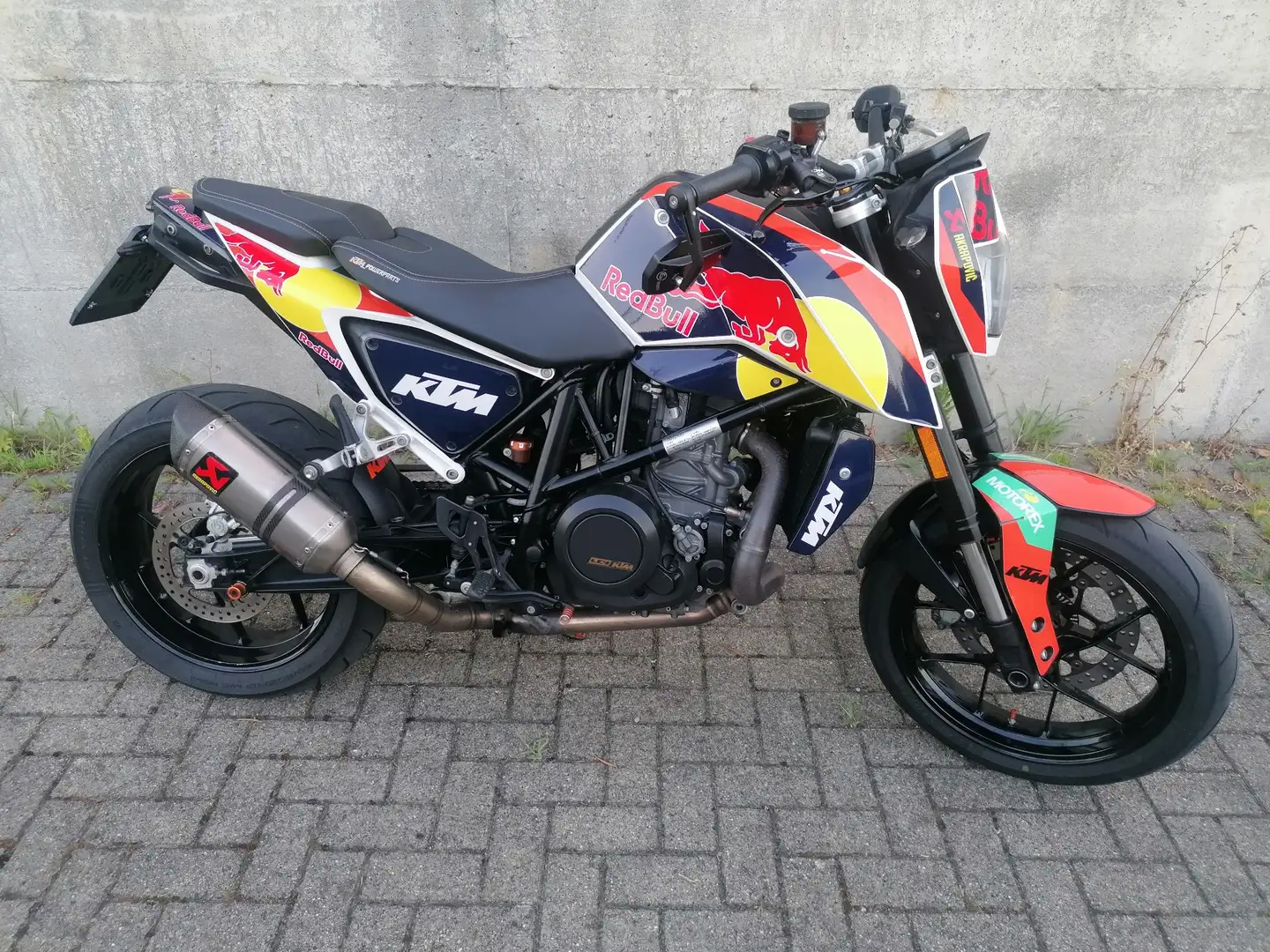 KTM 690 Duke Noir - 1