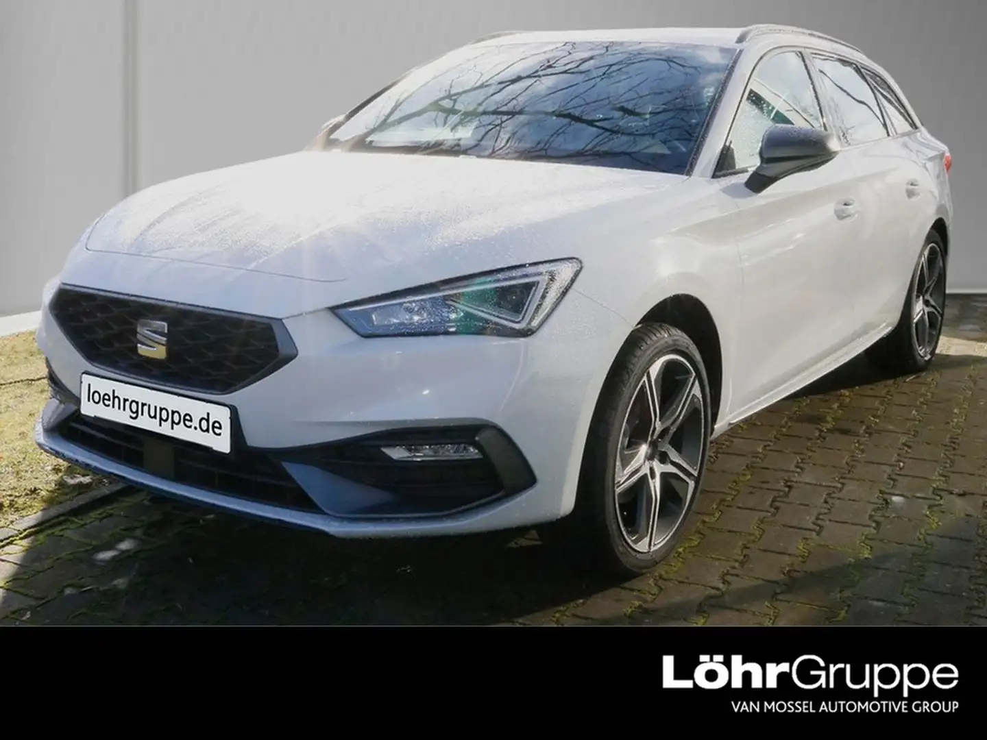 SEAT Leon Sportstourer FR Plus 1.5 eTSI ACT 7-Gang DSG Weiß - 1