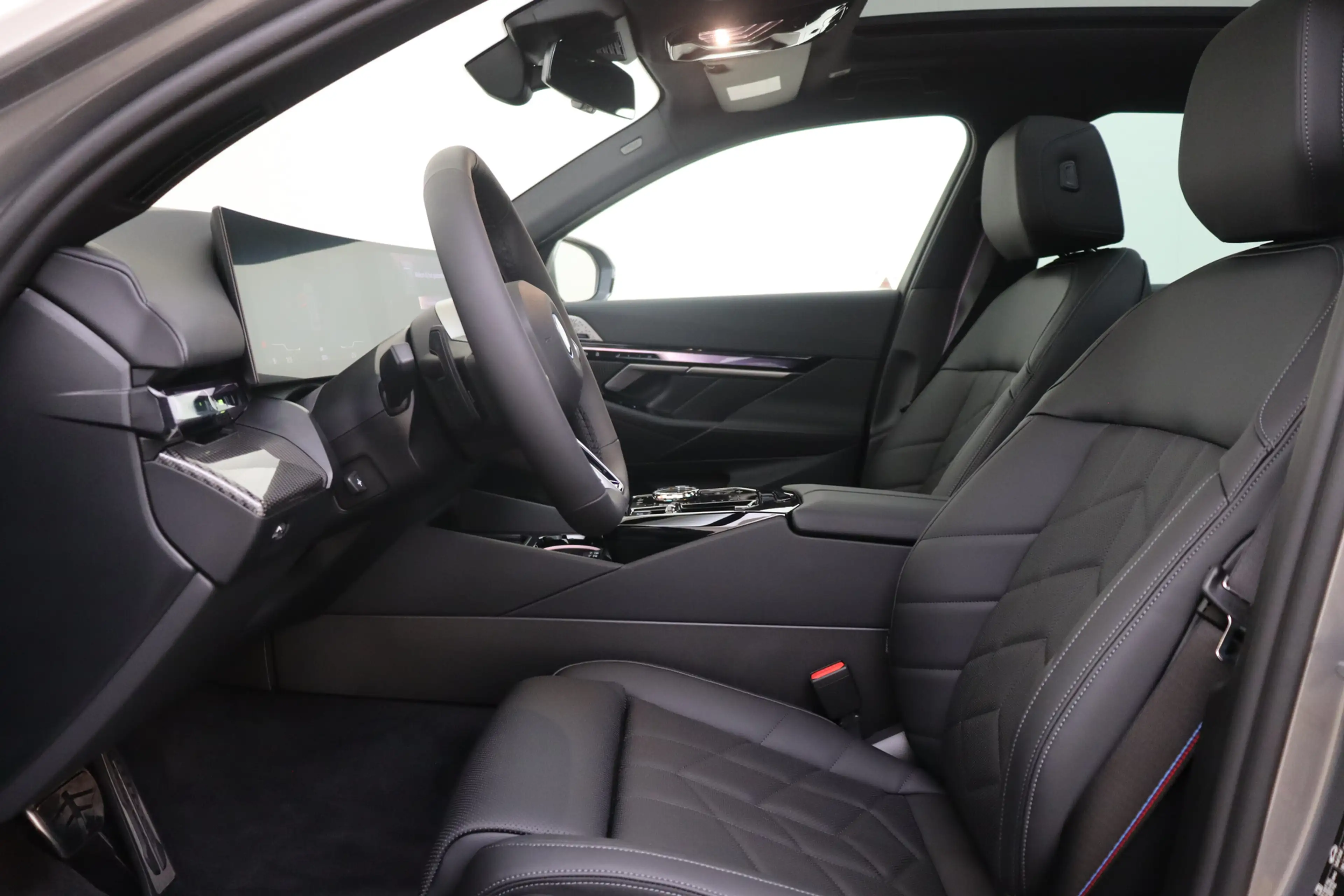 BMW i5 Touring eDrive40 M Sport / Panoramadak / Trekhaak — photo 12