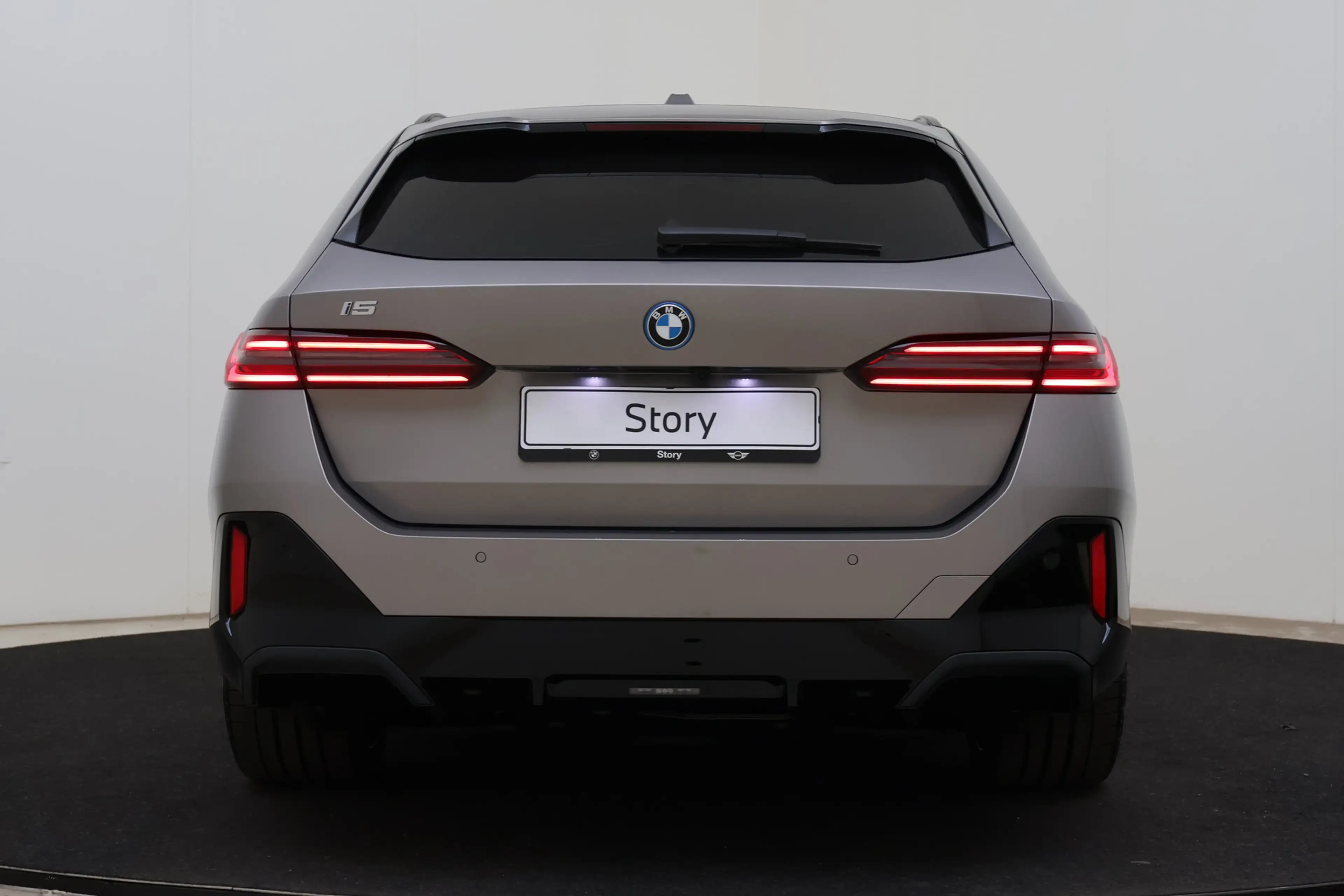 BMW i5 Touring eDrive40 M Sport / Panoramadak / Trekhaak — photo 5