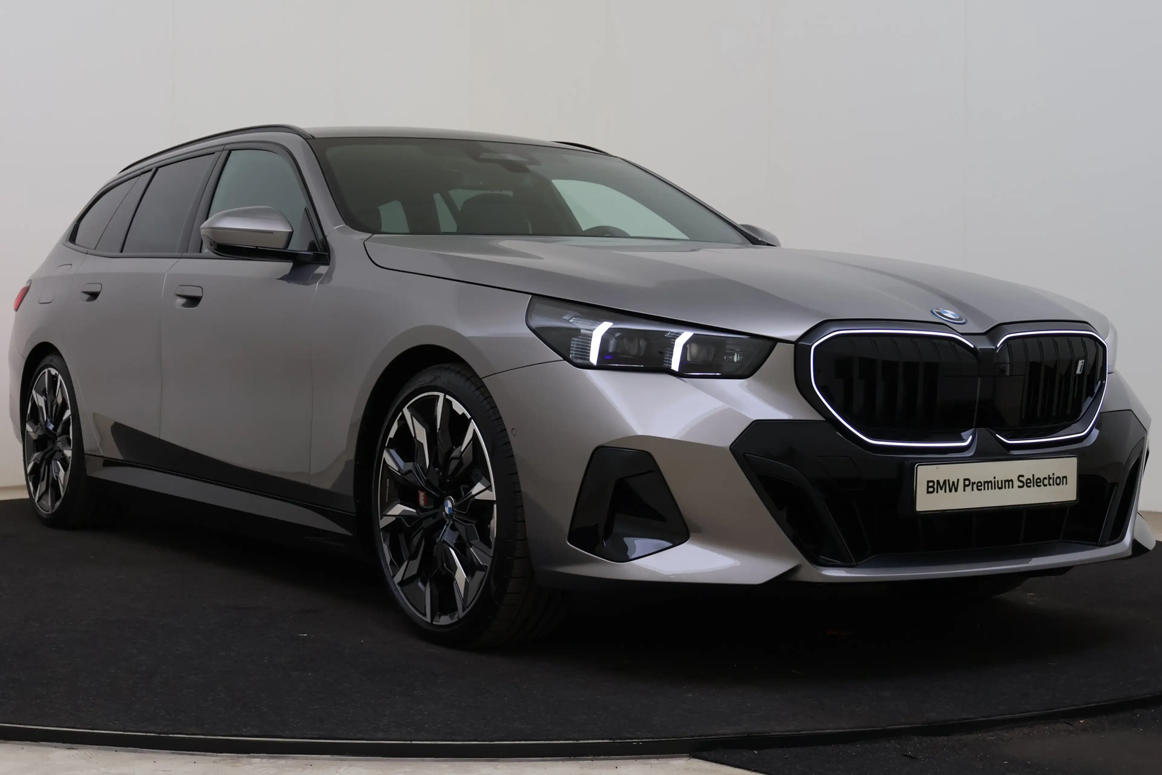 BMW i5 Touring eDrive40 M Sport / Panoramadak / Trekhaak — photo 13
