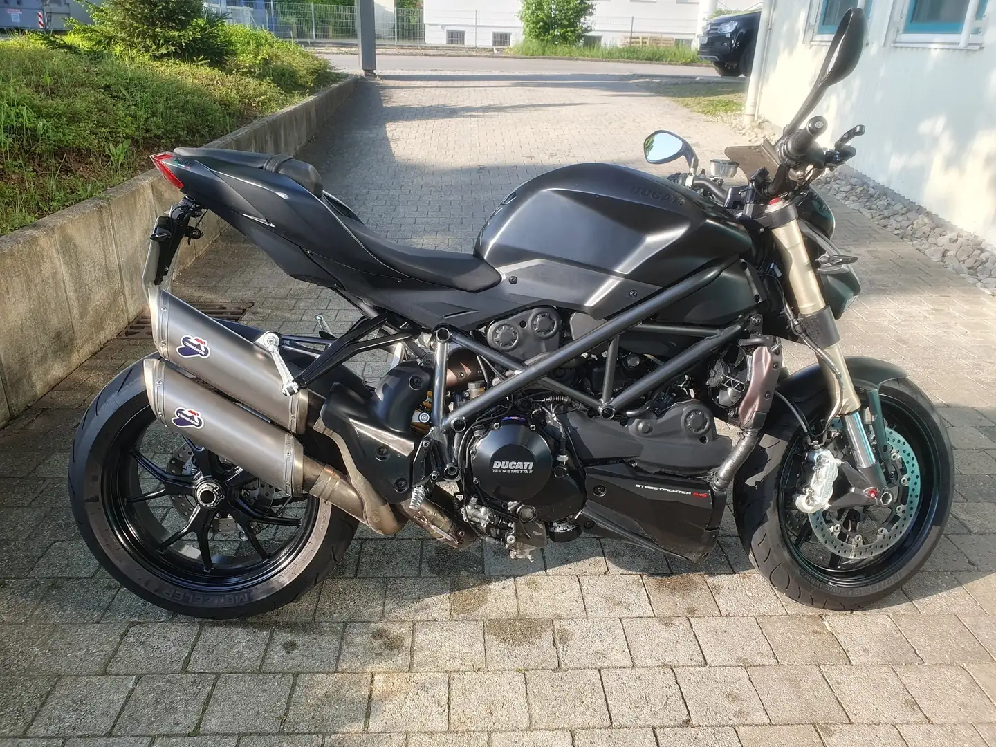 Ducati Streetfighter Fekete - 1