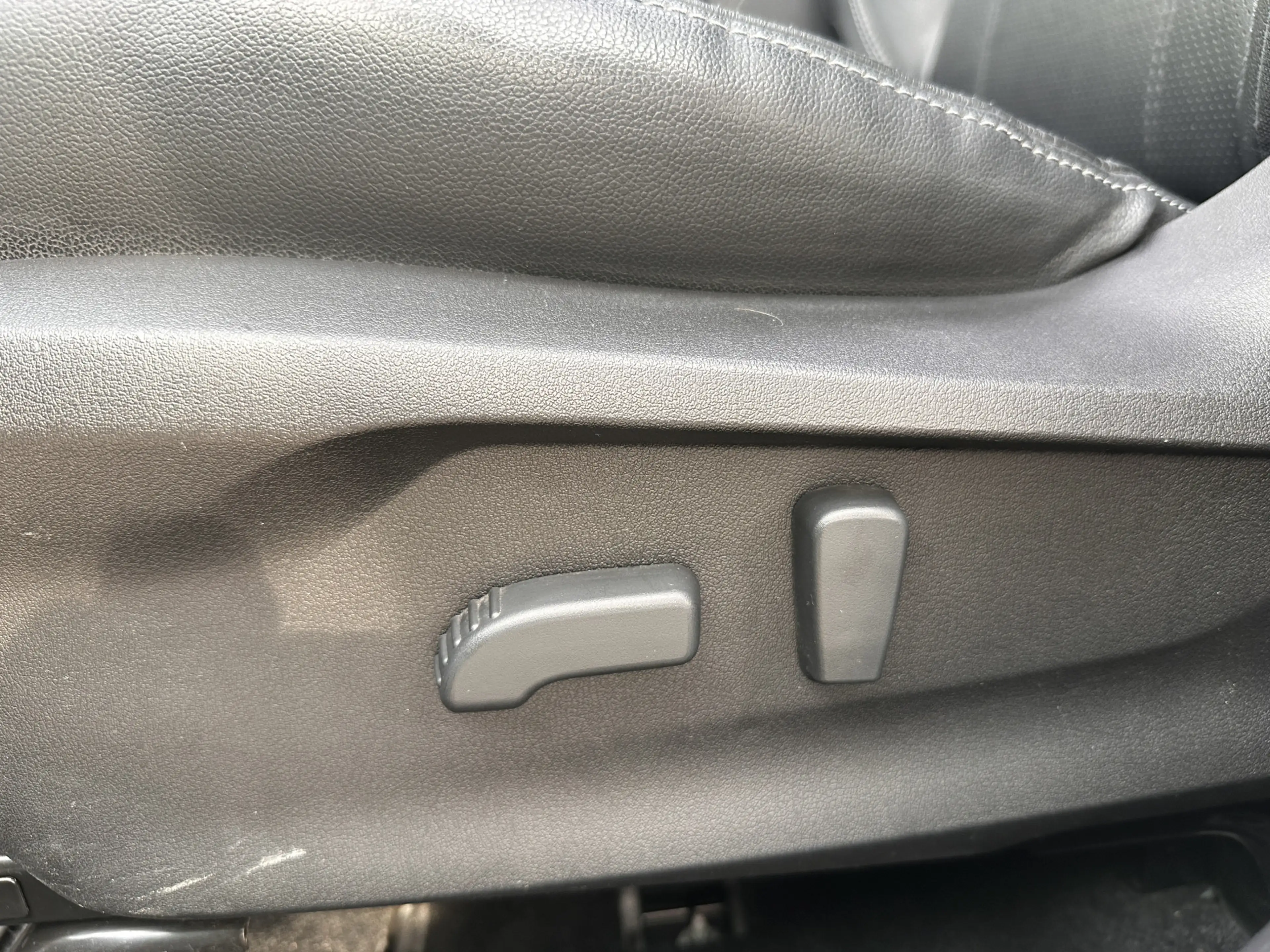 Subaru Forester 2.0i e-BOXER First Edition LEDER,TREKHAAK,CARPLAY — photo 10