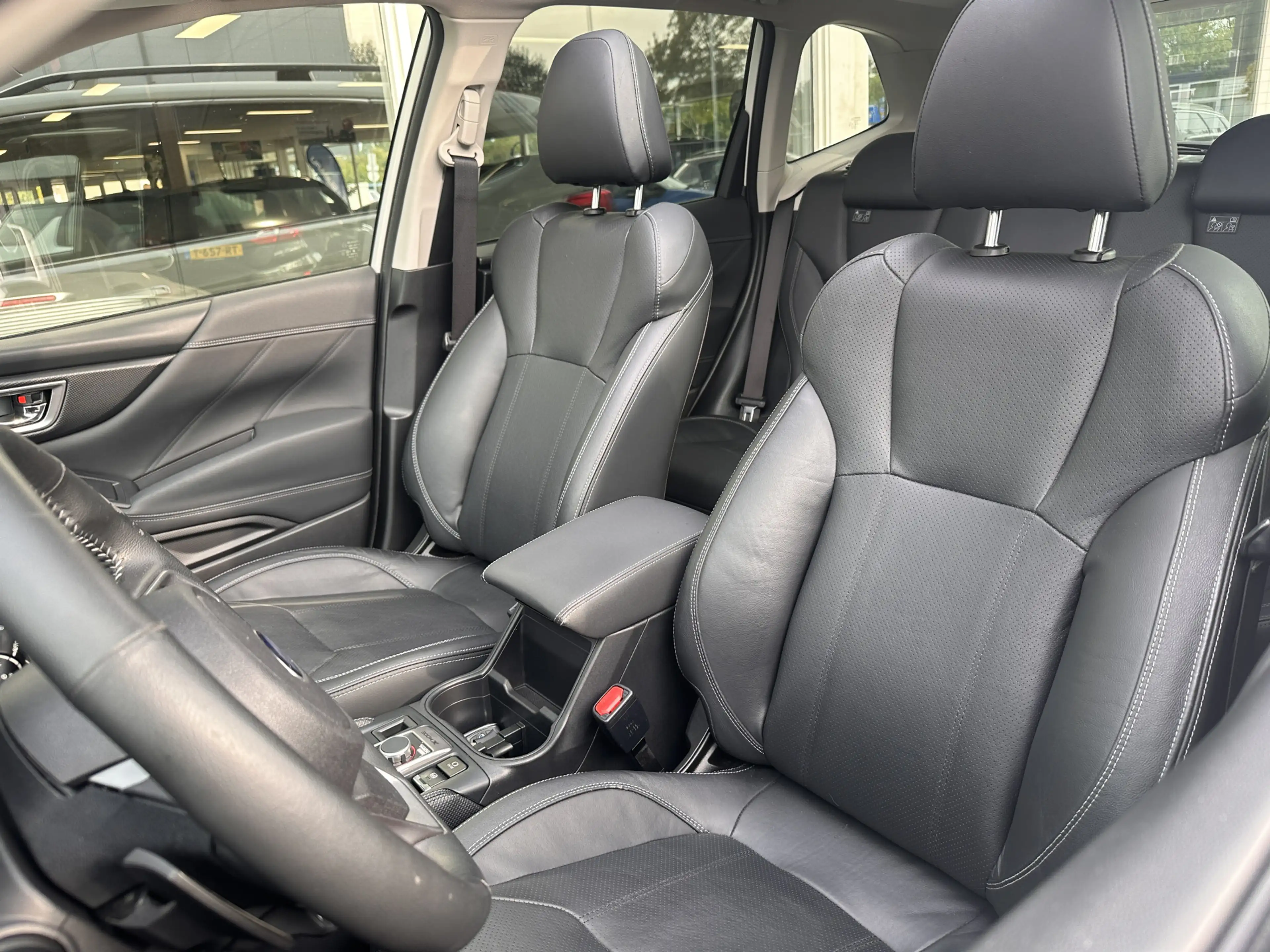 Subaru Forester 2.0i e-BOXER First Edition LEDER,TREKHAAK,CARPLAY — photo 9