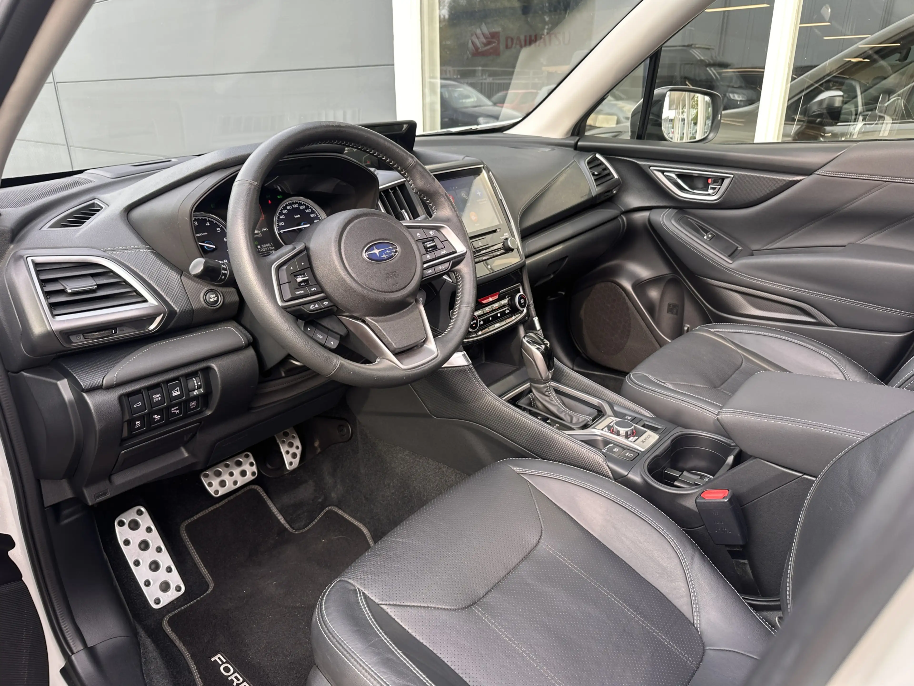 Subaru Forester 2.0i e-BOXER First Edition LEDER,TREKHAAK,CARPLAY — photo 8