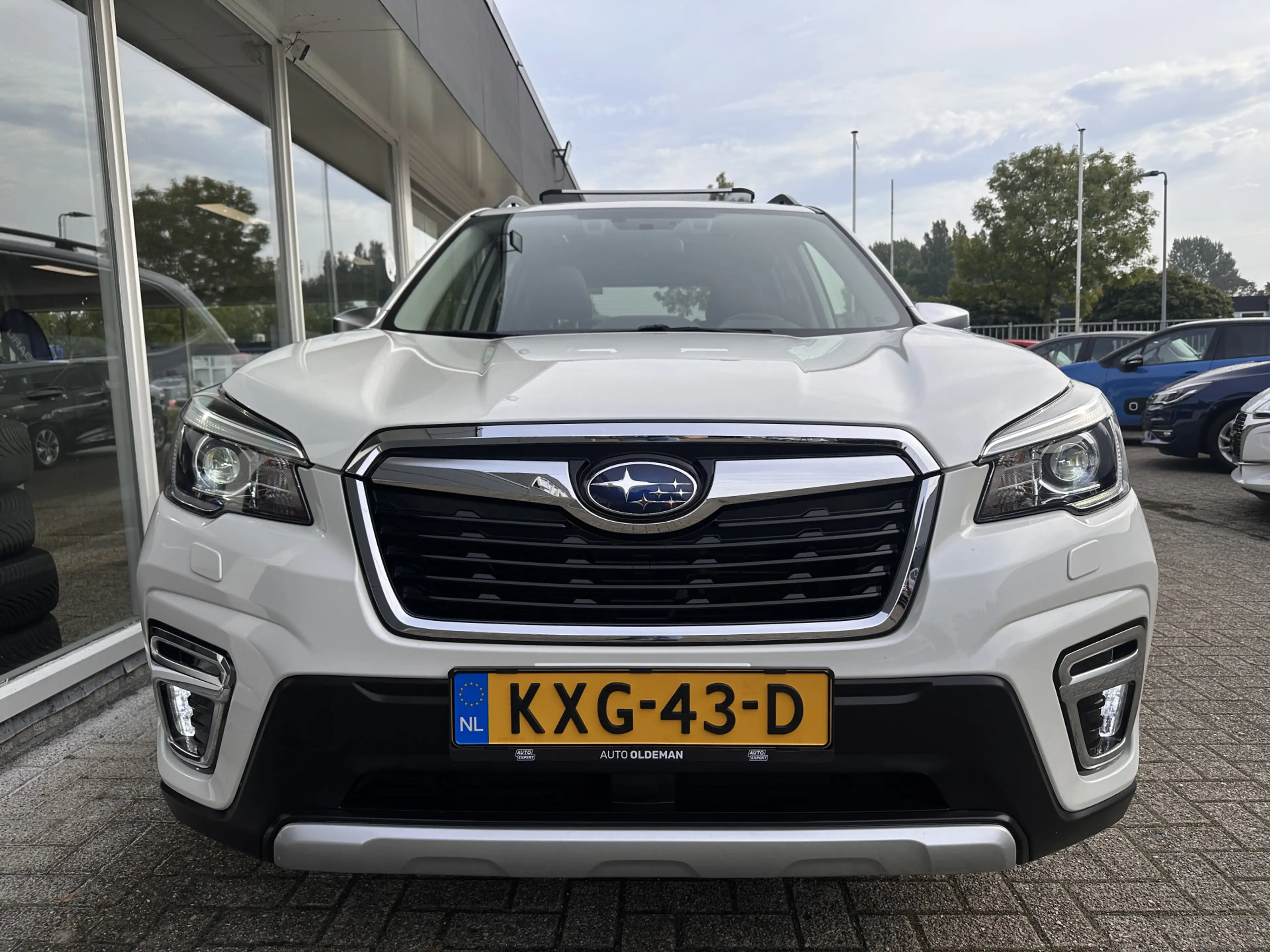 Subaru Forester 2.0i e-BOXER First Edition LEDER,TREKHAAK,CARPLAY — photo 2