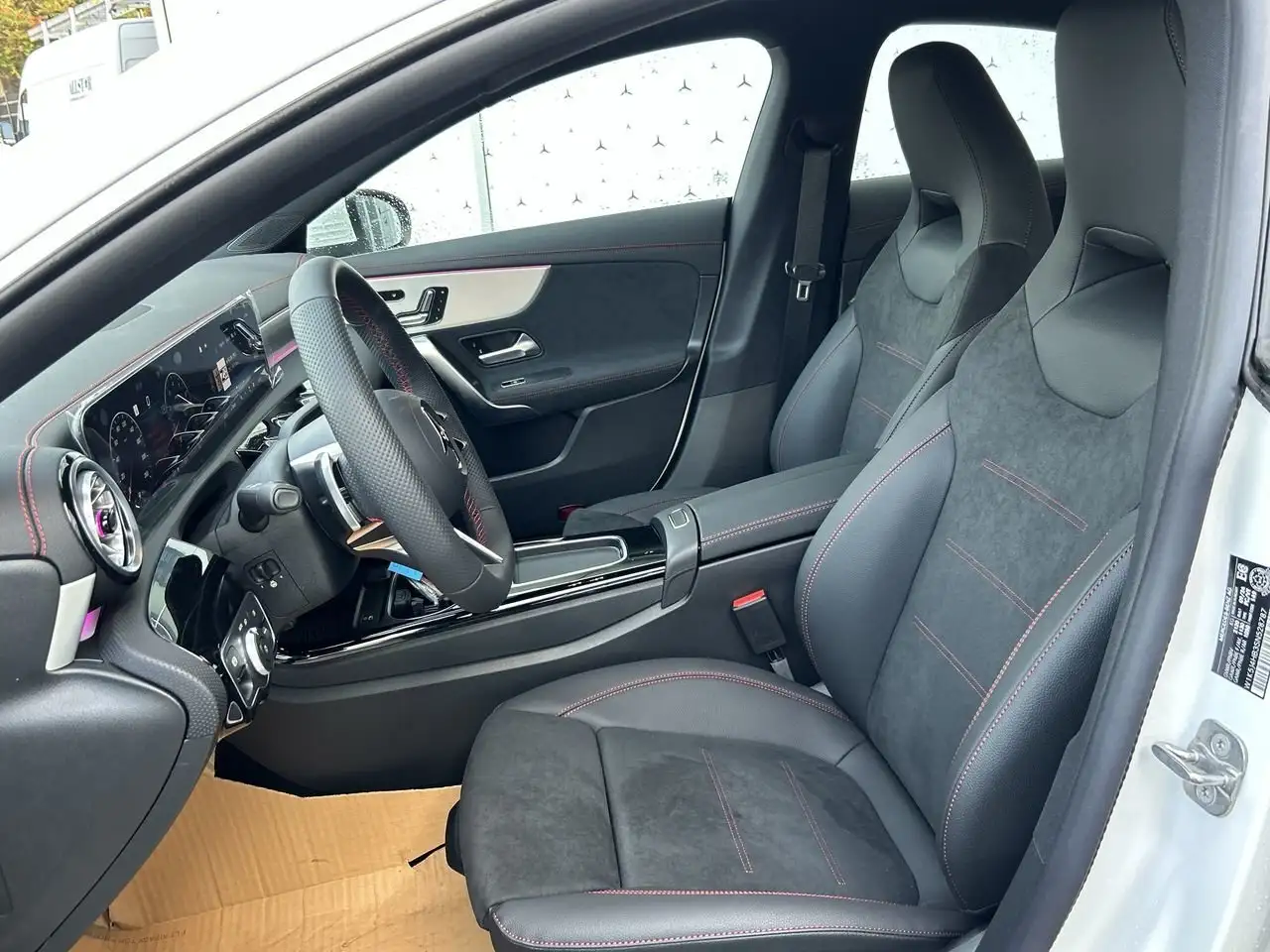 Mercedes-Benz CLA снимка Mercedes-Benz CLA