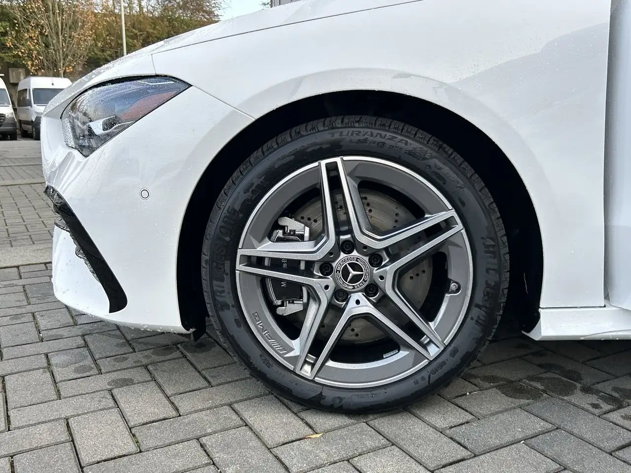 Mercedes-Benz CLA снимка Mercedes-Benz CLA