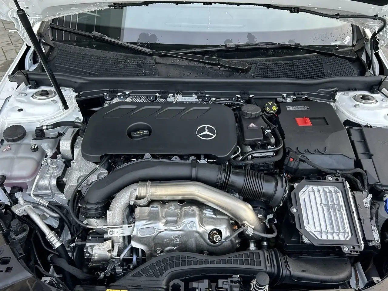 Mercedes-Benz CLA снимка Mercedes-Benz CLA
