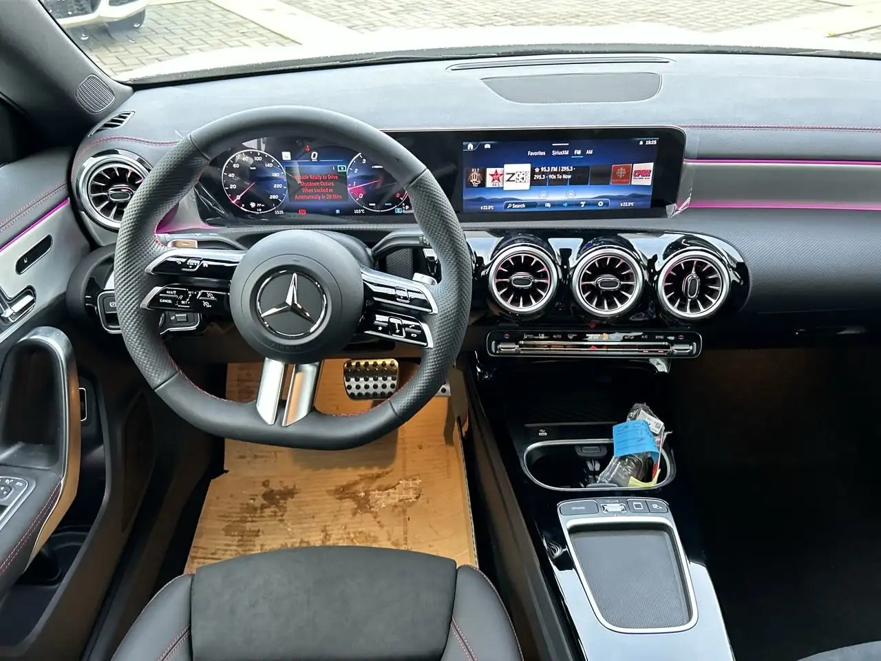 Mercedes-Benz CLA снимка Mercedes-Benz CLA