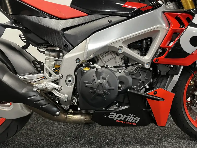 Aprilia Tuono - foto 7