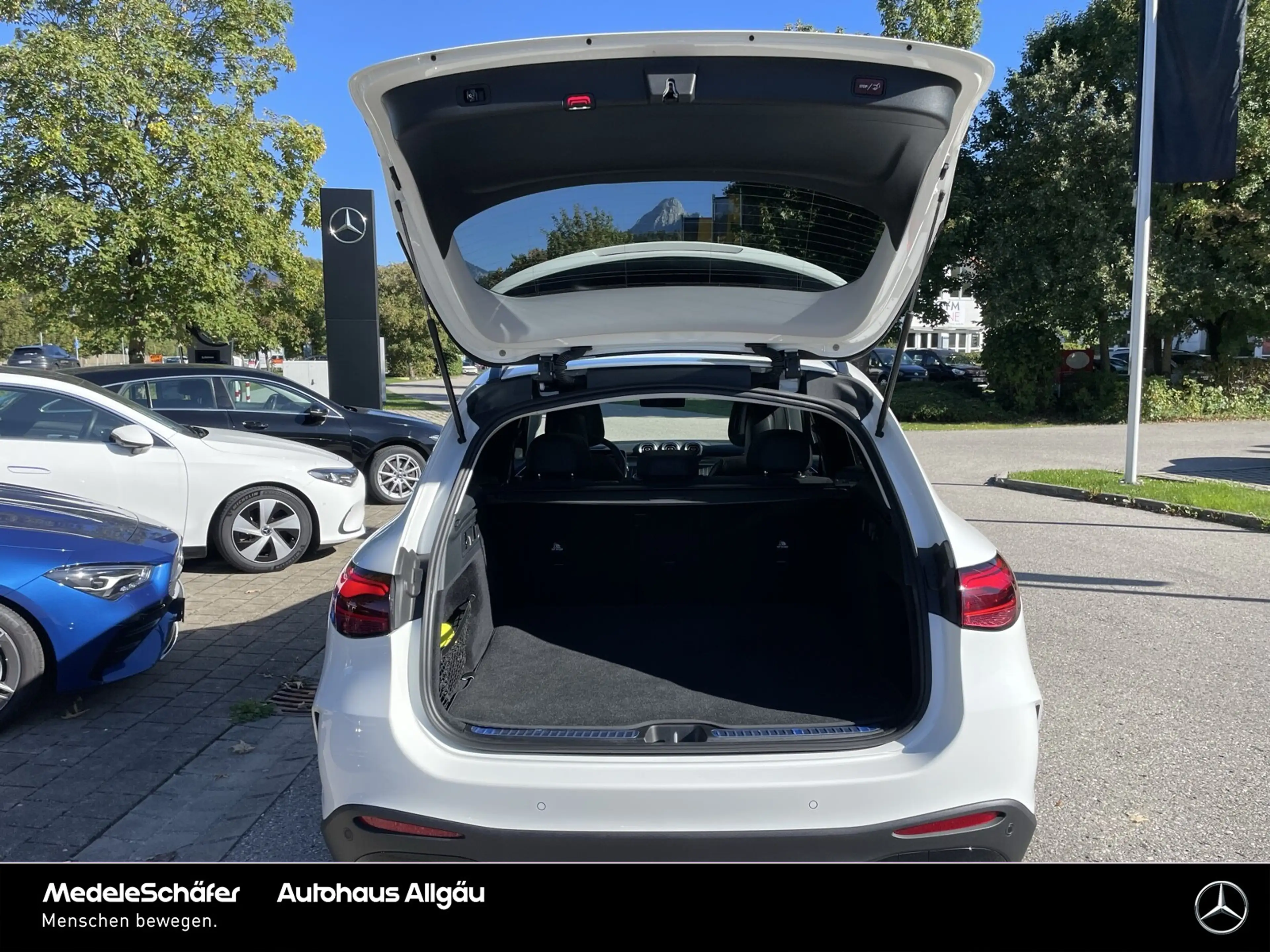 Mercedes-Benz GLC 200 GLC 200 4M AMG Night AHK Burmester Pano Distronic — photo 7