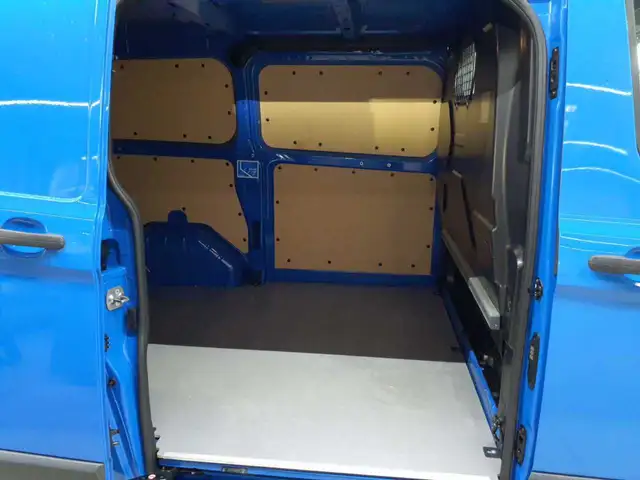 Ford Transit view 13