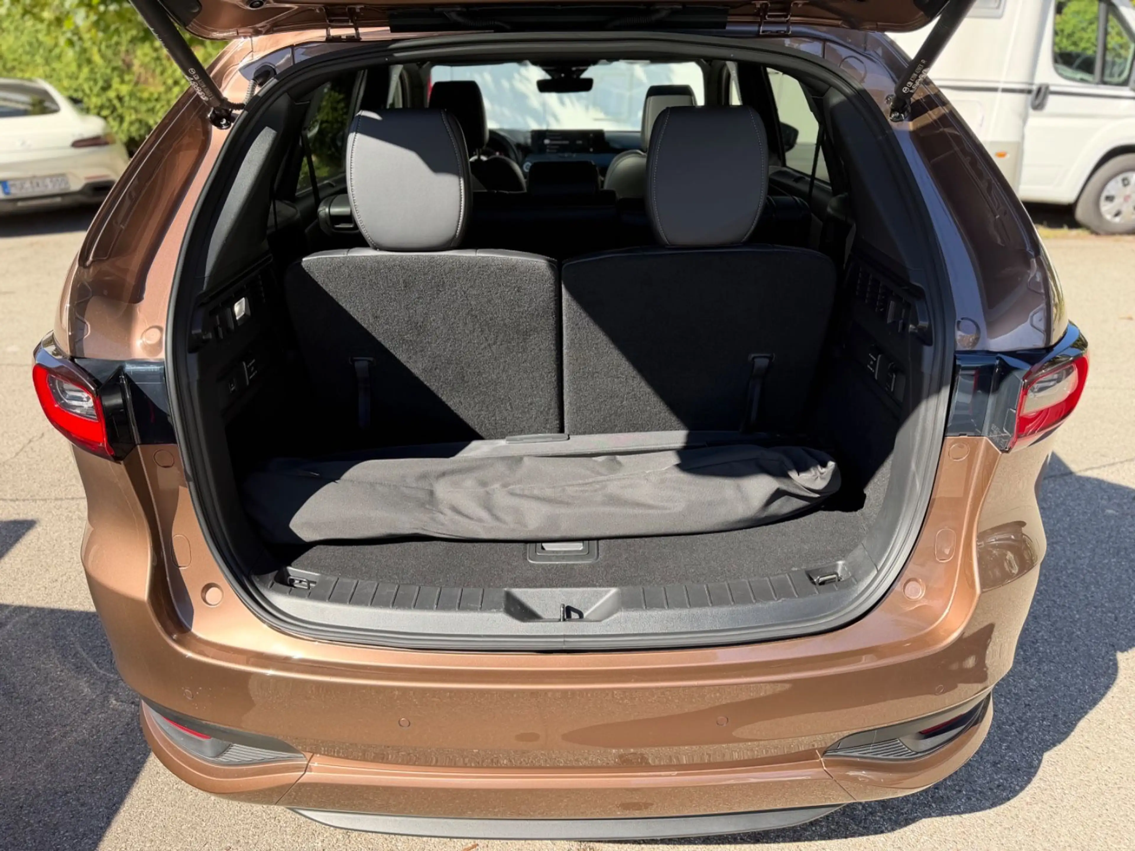 Mazda CX-80 Homura Plus Hybrid AWD~Pano~7Sitz~360kam — photo 12