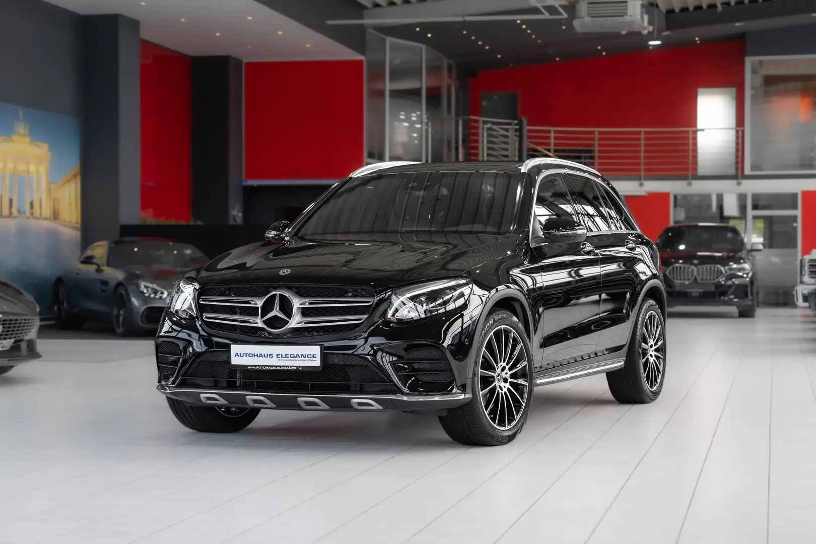 Mercedes-Benz GLC 250 4Matic*AMG-LINE*HIGH-LED*PANO*EDELHOLZ* Schwarz - 1