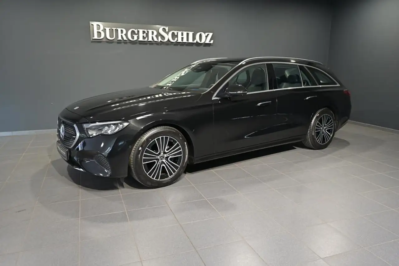 Mercedes-Benz E 220 d 4M T AVANTGARDE/360'/LED/PANO/AHK/TOTW